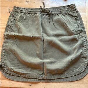 L.L. Bean Signature Khaki Green Tencel Lyocell Drawstring Elastic Mini Skirt 12